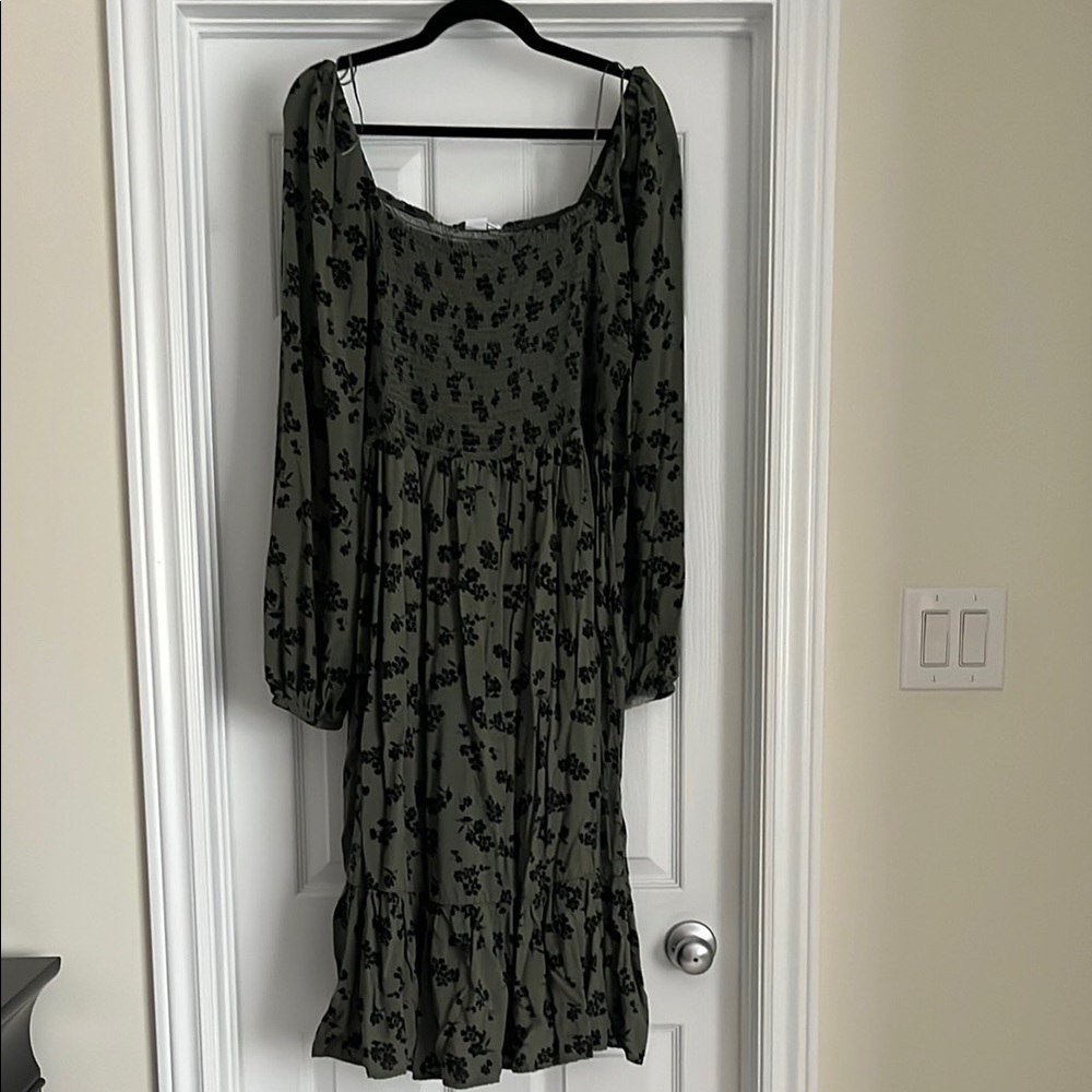 GAP Green Tiered Sundress with Bishop Sleeves